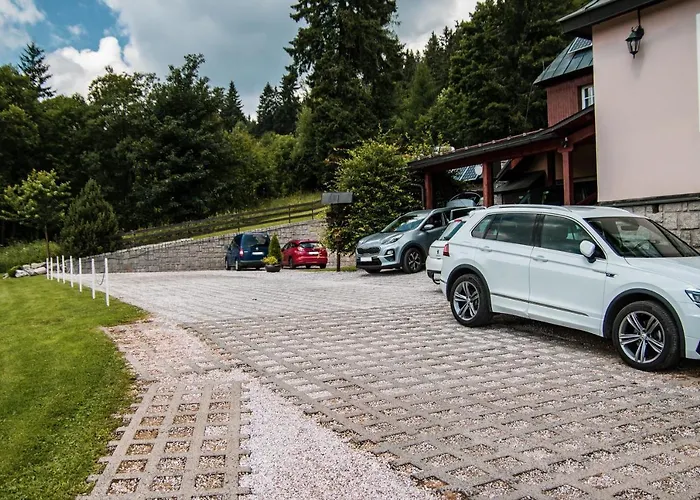 Vysoka Straz בית הארחה 3*